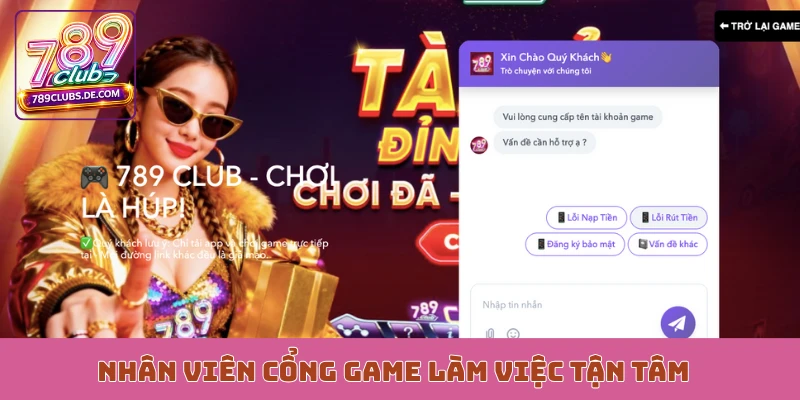 Nhân viên cổng game làm việc tận tâm